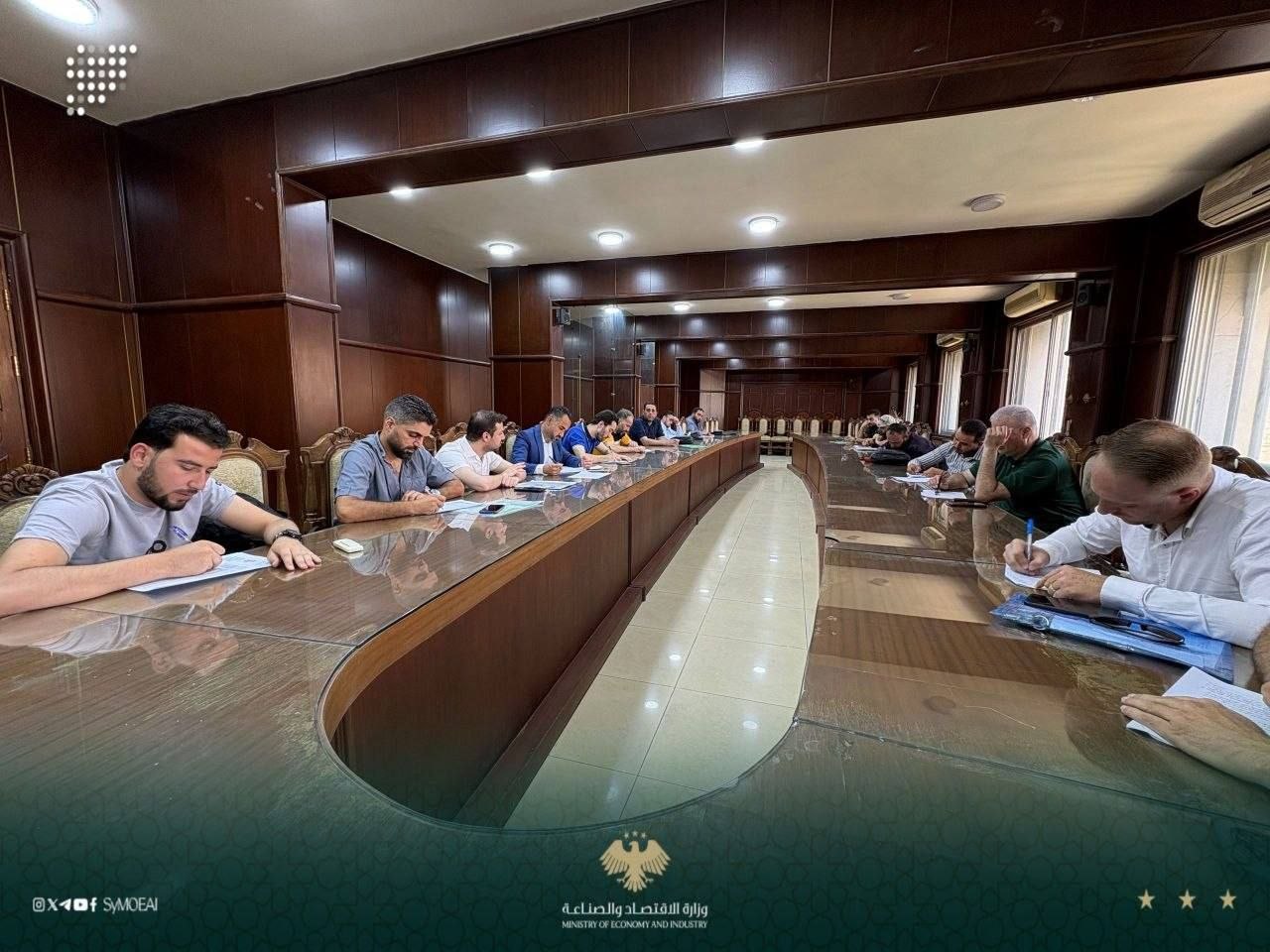 إجراء الامتحانات الكتابية للمتقدمين إلى الشواغر القيادية المعلن عنها ضمن مستوى الإدارة الوسطى